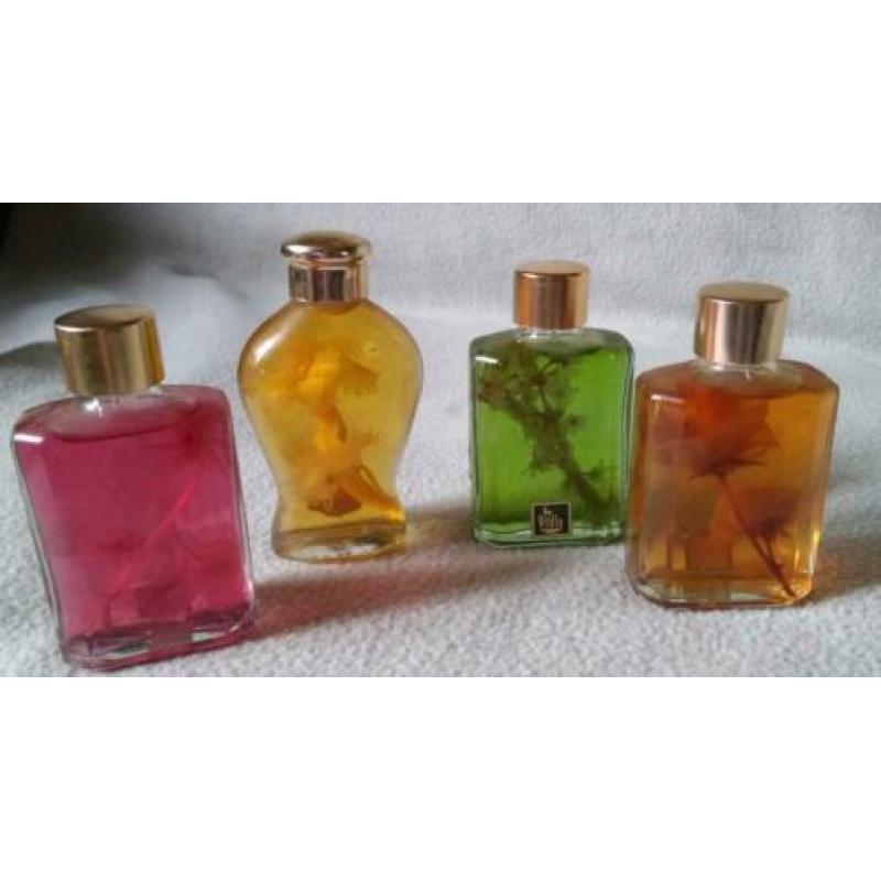 Antieke parfumflesjes met echte bloemen ('50) Tsjechië