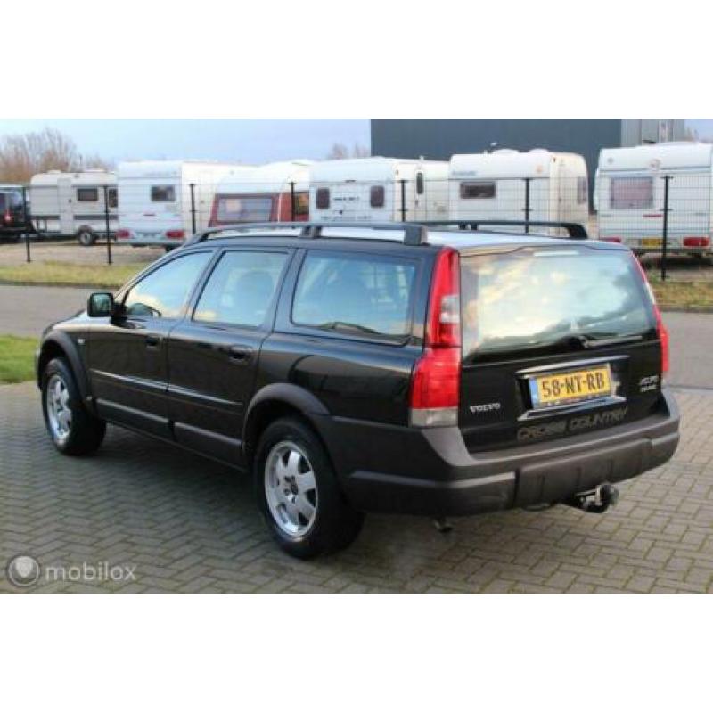 Volvo XC70 2.4 D5 cruise, airco, stoelverwarming, leer!