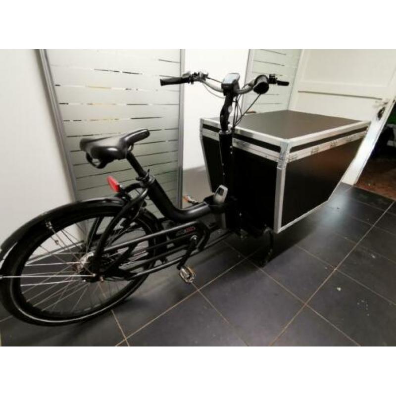 urban arrow cargo bakfiets met Bosch motor en flightcase