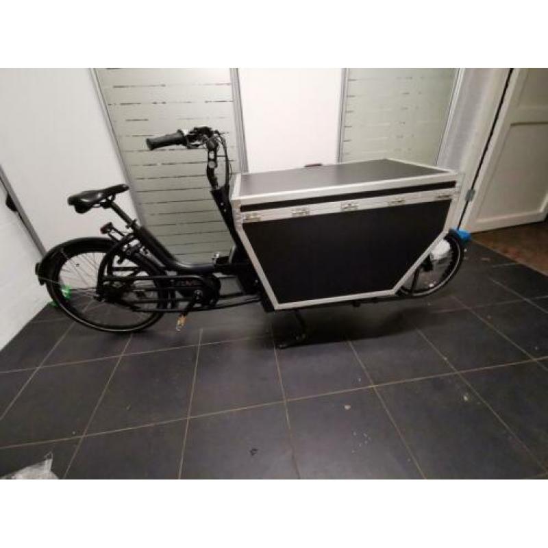 urban arrow cargo bakfiets met Bosch motor en flightcase