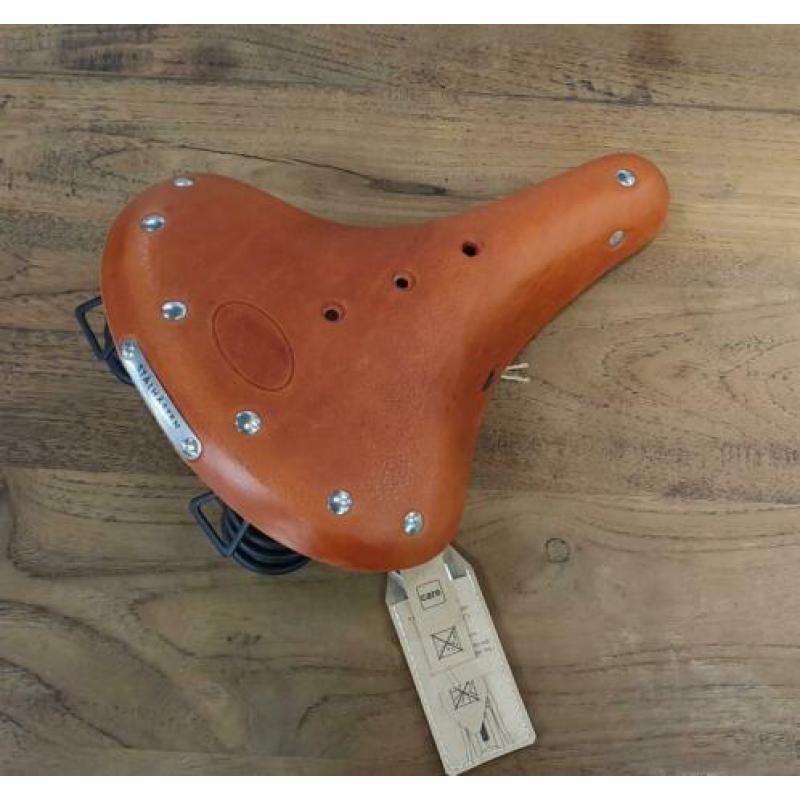 Nieuw leren fietszadel