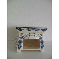 Een vintage blauw/ wit aardewerk theelichtje