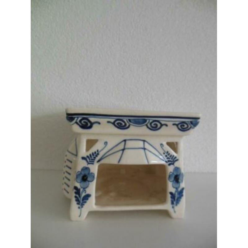 Een vintage blauw/ wit aardewerk theelichtje