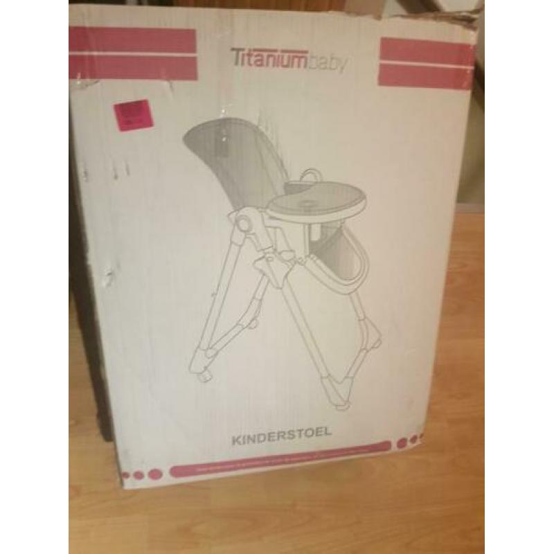 Kinderstoel heel weinig gebruikt.