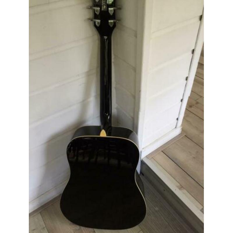 Akoestische gitaar Richwood. Als nieuw.