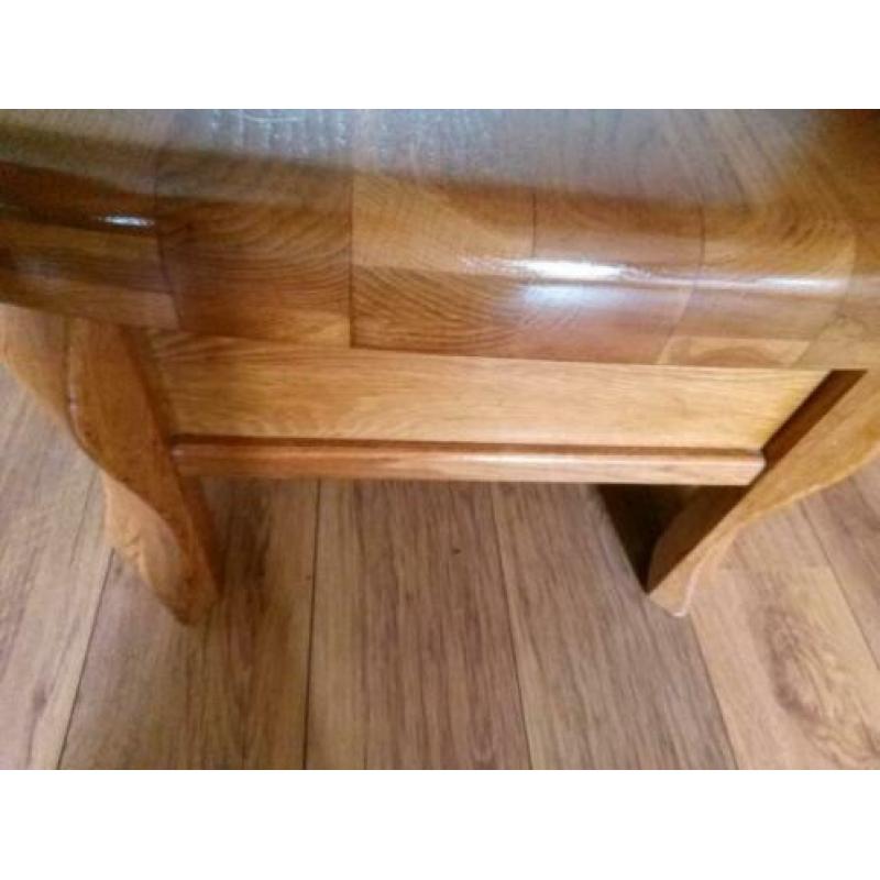 massief eiken salontafel lengte 1.25 breed 70 cm hoog 45 cm