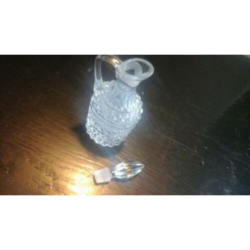 ?? GEDETAILLEERD GESLEPEN KRISTAL KARAFJE(21x8x6cm)