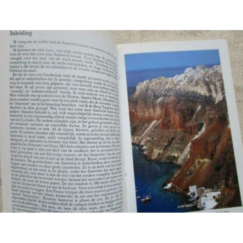 reisgids Santorini. 142 blz. Zie andere reisgidsen.