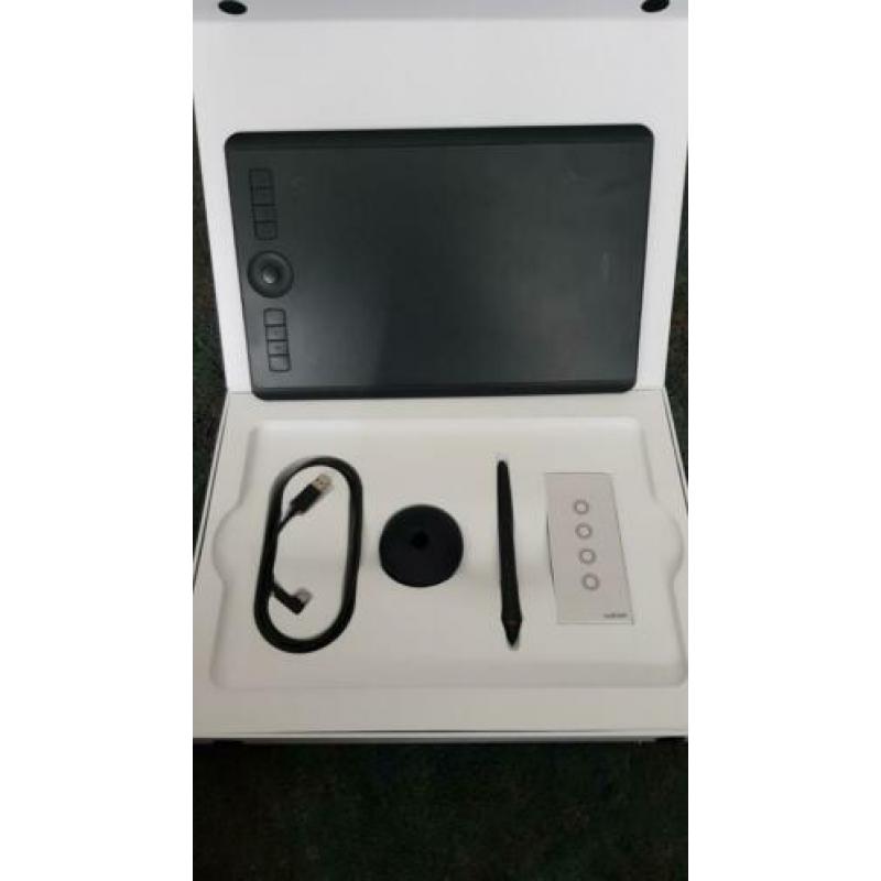 Wacom intuos pro medium