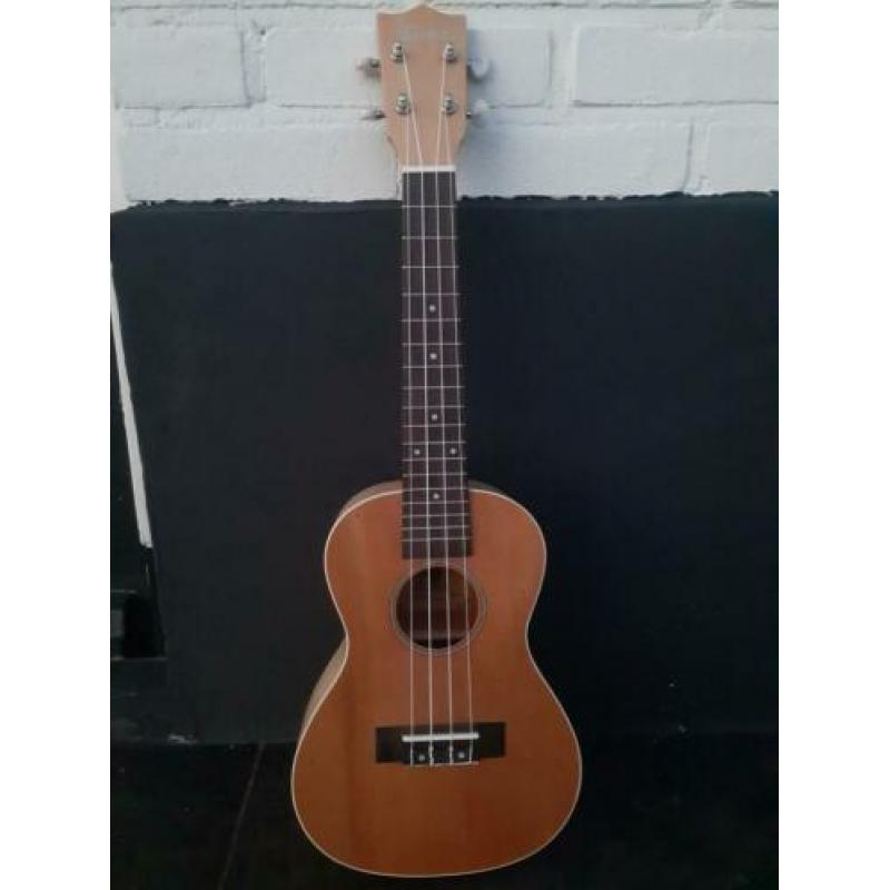 Ukelele FUK118NT, met tuner, plectrum en extra snaren