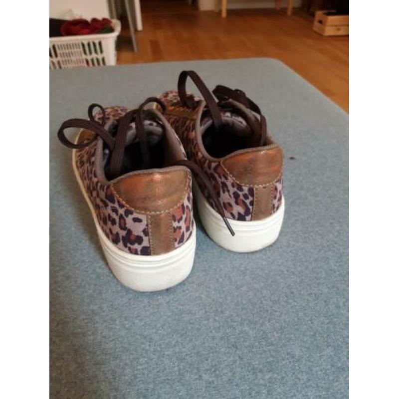 Sneaker met panterprint maat 40