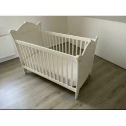 Babykamer, ledikant, commode, kledingkast, €50 voor alles