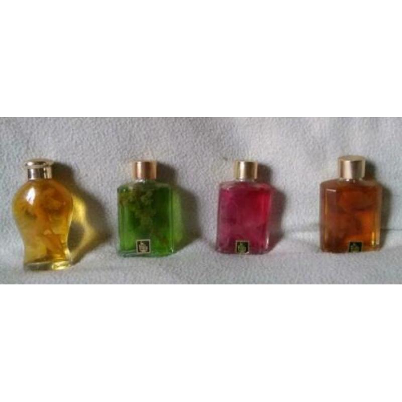 Antieke parfumflesjes met echte bloemen ('50) Tsjechië