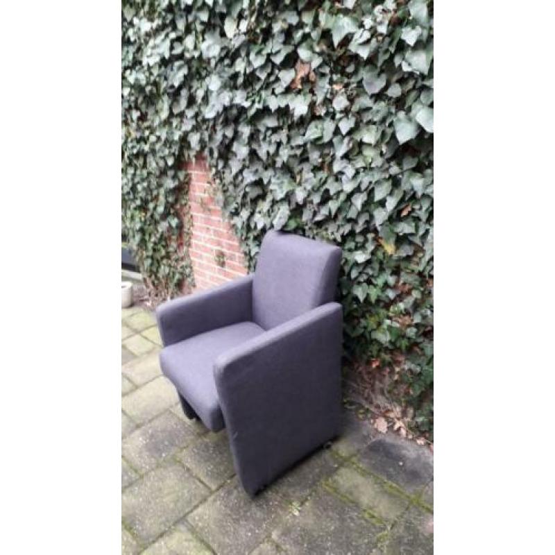 Gratis 4 nog mooie eethoekstoelen.