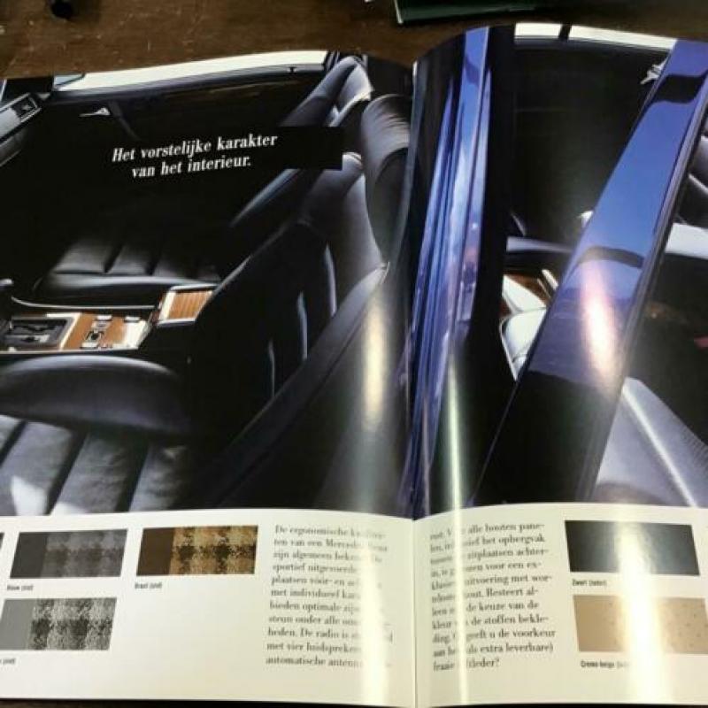Grote Mercedes500E folder nieuw