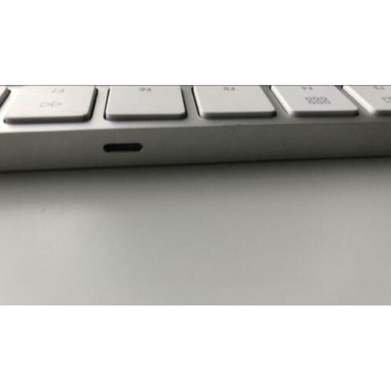 Apple iMac keyboard 2 toetsenbord oplaadbaar nieuw lader