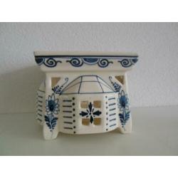 Een vintage blauw/ wit aardewerk theelichtje