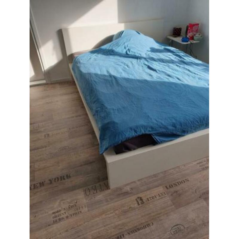 Wit 2 persoonsbed, 140×200 cm. 2 stuks