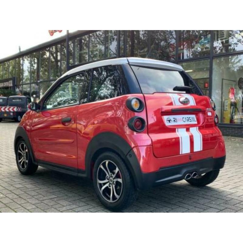 Microcar M8 Dci brommobiel 45km auto