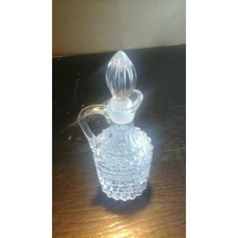 ?? GEDETAILLEERD GESLEPEN KRISTAL KARAFJE(21x8x6cm)