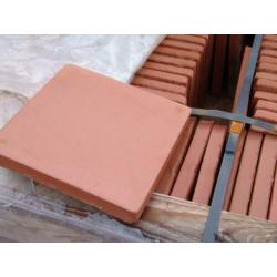 Terra Cotta tegels, Estrikken