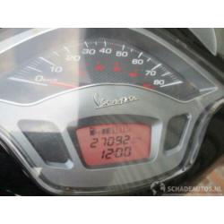 Piaggio Sprint Snor 58 GERESERVEERD (bj 2014)