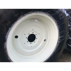 710/70r42 banden met velgen 8 gaats zf steek