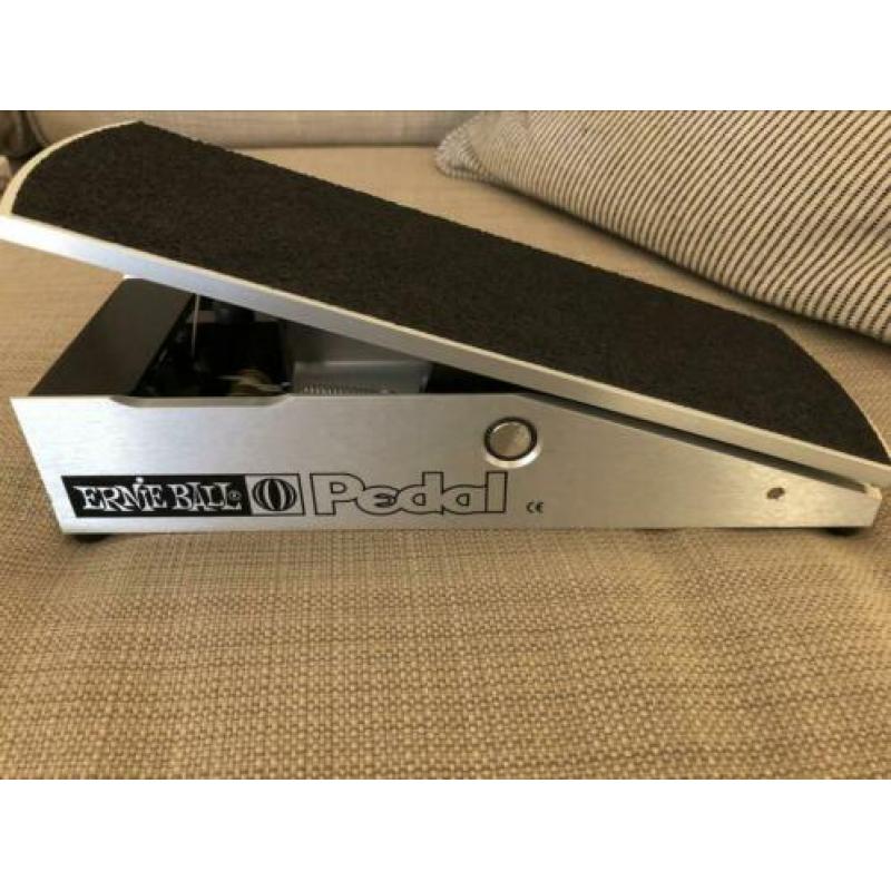 Ernie Ball volume pedaal 6166 -> ZGAN!