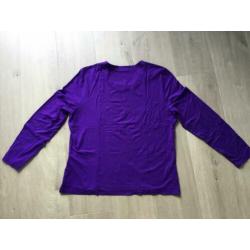 Paars T-shirt van LUCIA, mt 44, leuk halsdetail, ZGAN