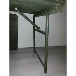 Legertafel bureau
