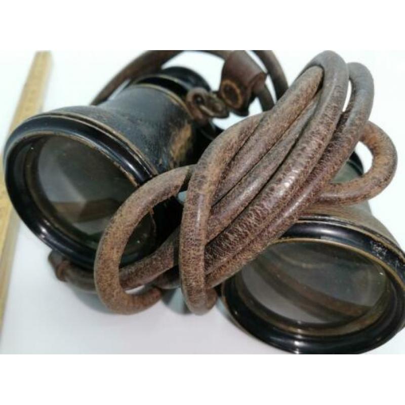 Verrekijker met pistol lanyard rope