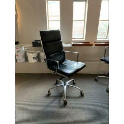 2x Vitra Eames EA 119 bureaustoel - 1x EA219 replica softpad