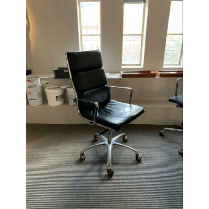 2x Vitra Eames EA 119 bureaustoel - 1x EA219 replica softpad