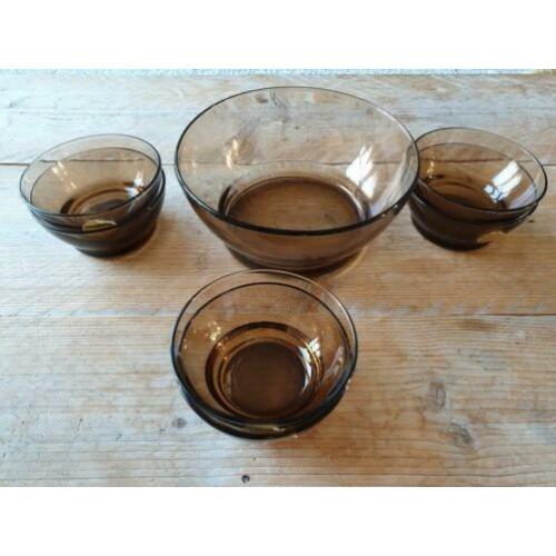 Vintage duralex set grote schaal met 6 kleine schalen
