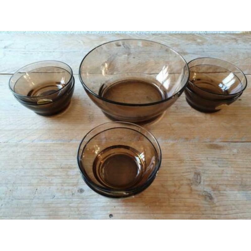 Vintage duralex set grote schaal met 6 kleine schalen