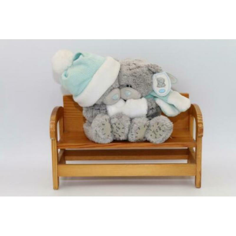 Me to you beertjes houten bank winter knuffelen cadeautip