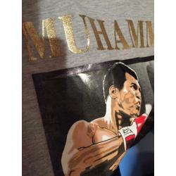 Muhammad Ali T-shirt (nieuw) grijs maat M met v hals