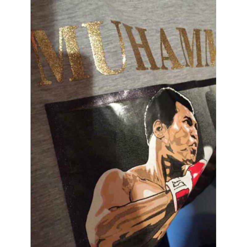 Muhammad Ali T-shirt (nieuw) grijs maat M met v hals