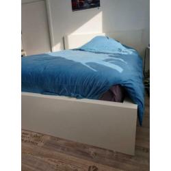 Wit 2 persoonsbed, 140×200 cm. 2 stuks