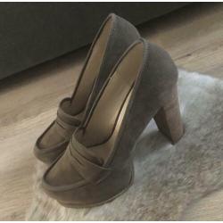 Nieuwe WE pumps met blokhak | taupe | maat 39