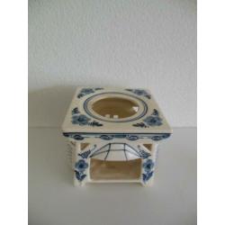 Een vintage blauw/ wit aardewerk theelichtje