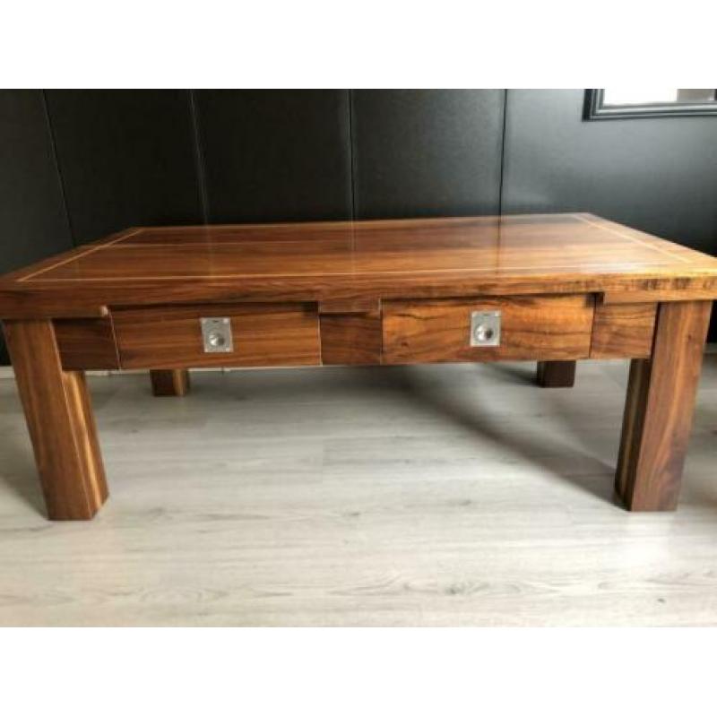 Salontafel handgemaakt massief notenhout