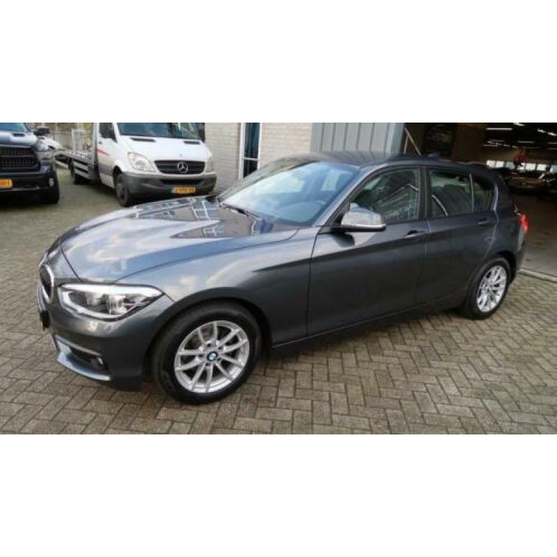 BMW 1-serie 116i Executive 5DRS/NAVI/PDC/STOELVERW