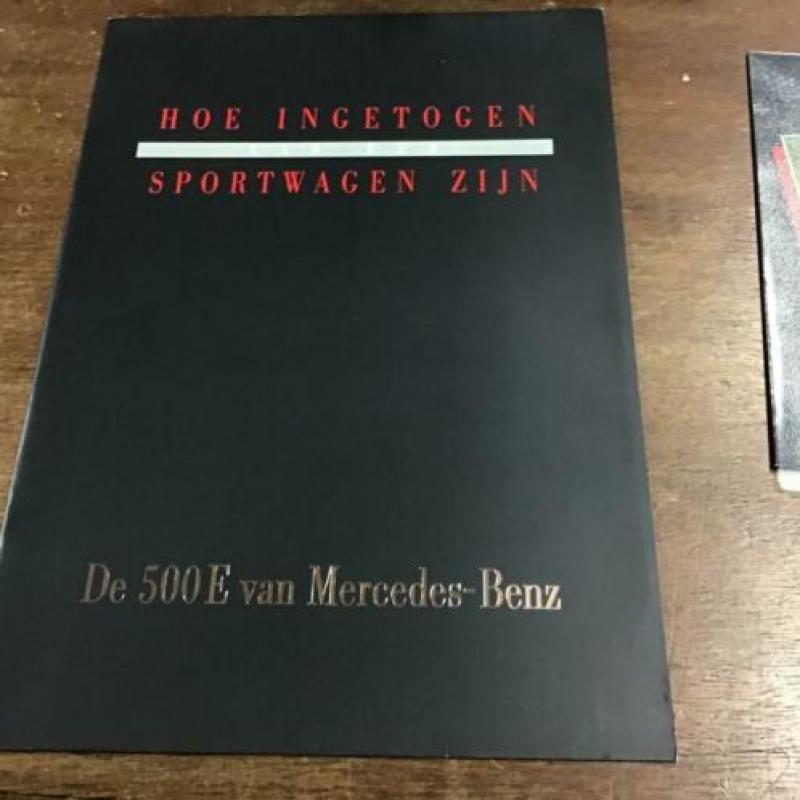 Grote Mercedes500E folder nieuw