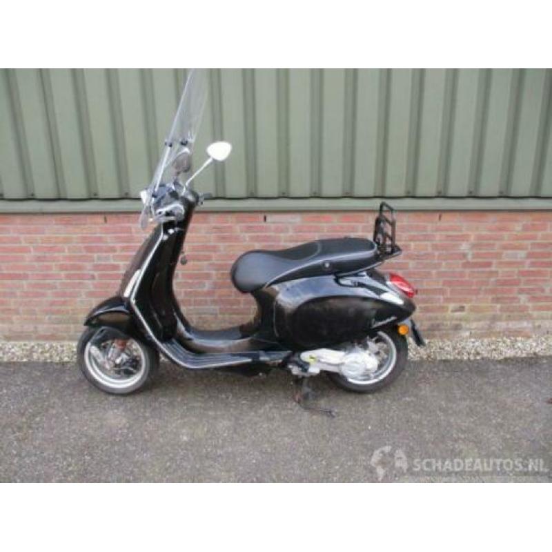 Piaggio Sprint Snor 58 GERESERVEERD (bj 2014)