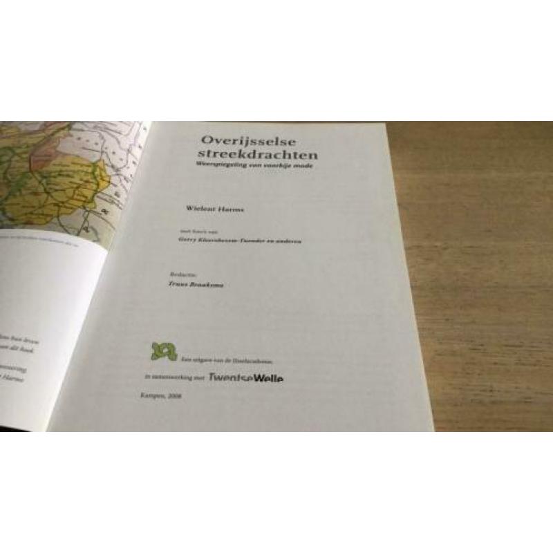 Overijsselse streekdrachten. Wielent Harms.Klederdracht