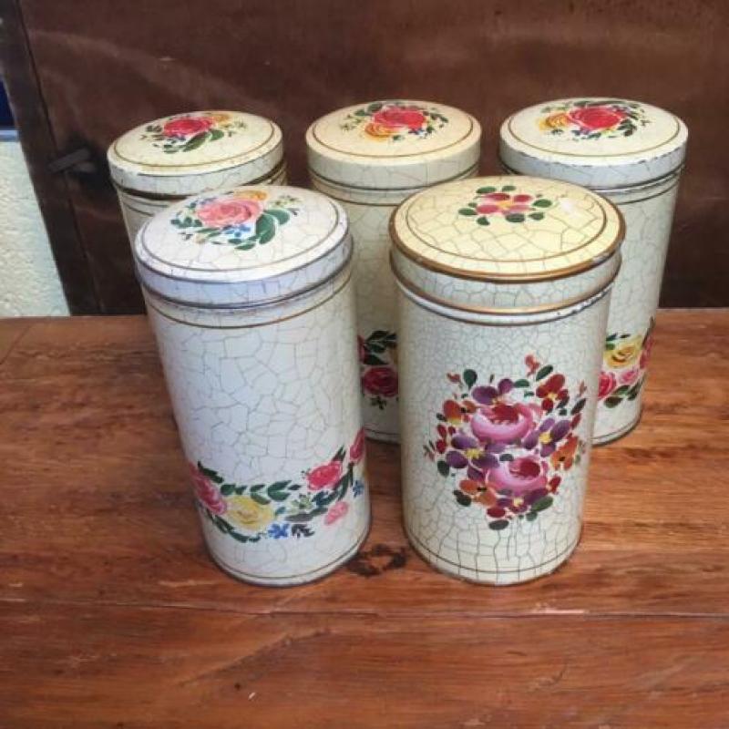 Grote partij vintage beschuitblikken, 26 stuks