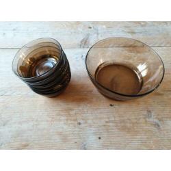 Vintage duralex set grote schaal met 6 kleine schalen