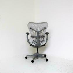 Herman Miller Bureaustoelen, Type Mirra, Licht Grijs