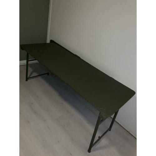 Legertafel bureau